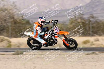 media/Dec-01-2025-Moto Forza (Mon) [[2daa91e15f]]/2-Intermediate Group/Session 3 (Turn 7 Inside Pans)/